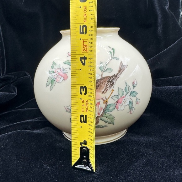 Lenox Serenade 24k gold globe vase small - Picture 2 of 5